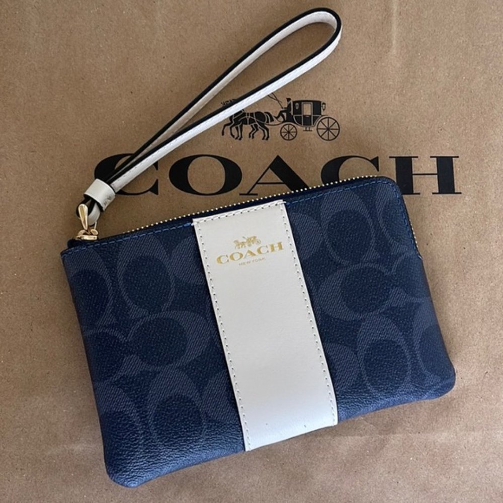Coach Corner Zip Wristlet In Signature Canvas Denim Multi - Picture 14 of 15